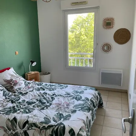 Appartement T2 Avec Balcon, Lumineux, Au Calme. Blaye Exterior photo