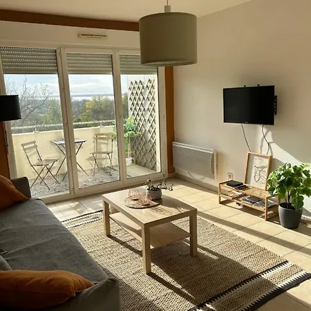 Appartement T2 Avec Balcon, Lumineux, Au Calme. Blaye Exterior photo