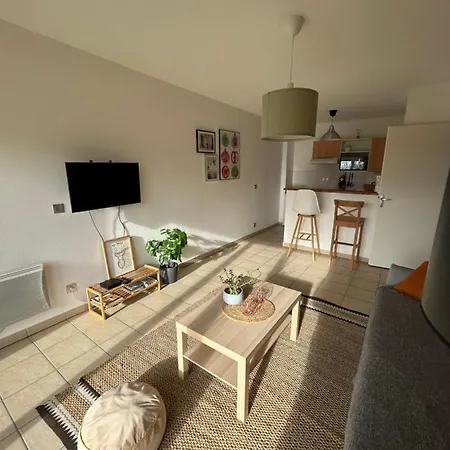 Appartement T2 Avec Balcon, Lumineux, Au Calme. Blaye Exterior photo